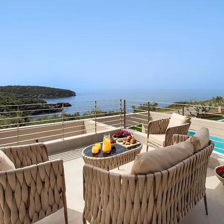 Foneas Bay Willa